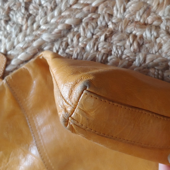 HOBO | Medium Crossbody Bag - Picture 8 of 9